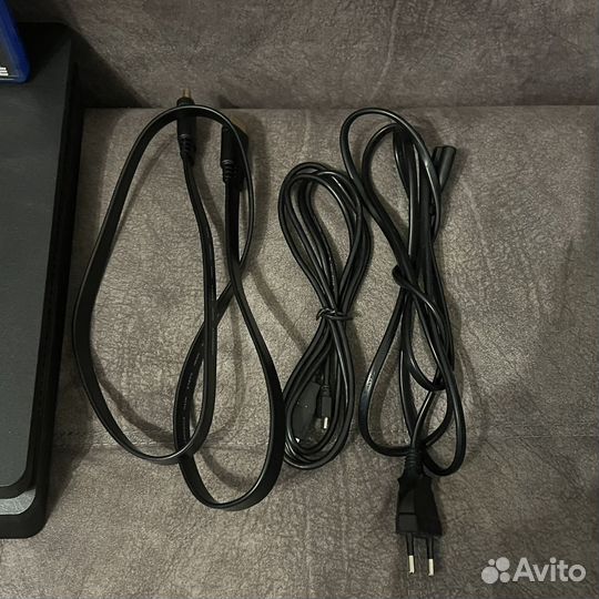 Sony PS4 Slim 1tb 2008B