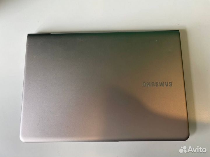 Ноутбук Samsung NP530U3B