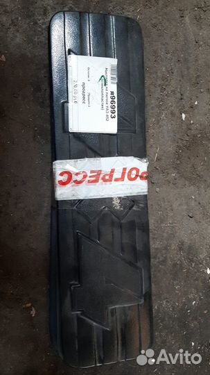 Накладка лючка бензобака УАЗ-452 в сборе