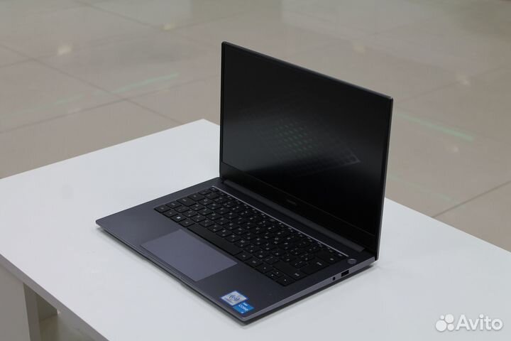 Отличный ультрабук Huawei 14