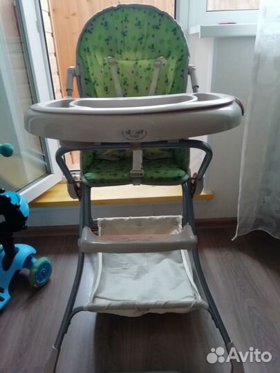 Детский стульчик для кормления