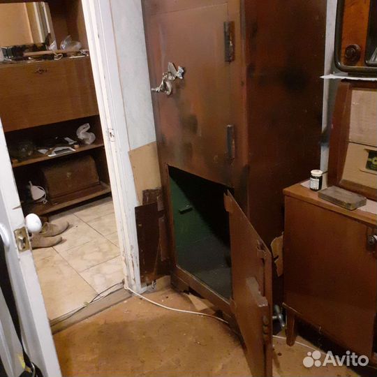 Сейф стальной