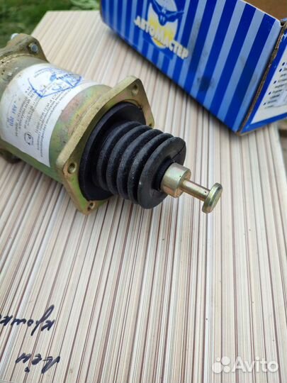 Втягивающее реле стартера 24 в