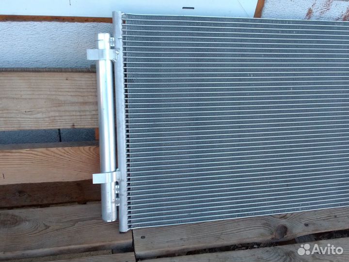 Кия Соренто Радиатор кондиционера 976062P600