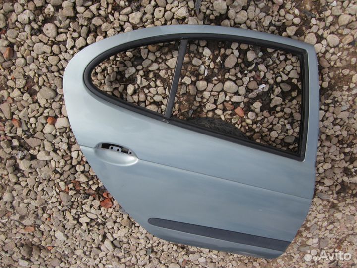 Дверь задняя правая Рено Меган 1