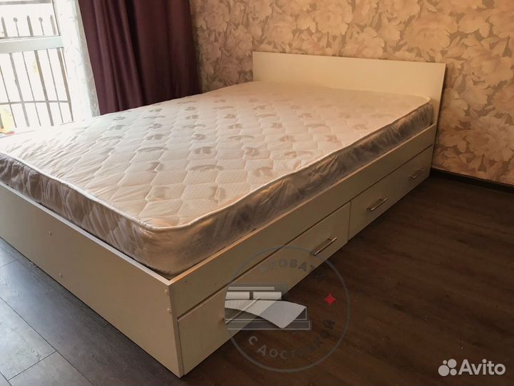 Кровать двуспальная
