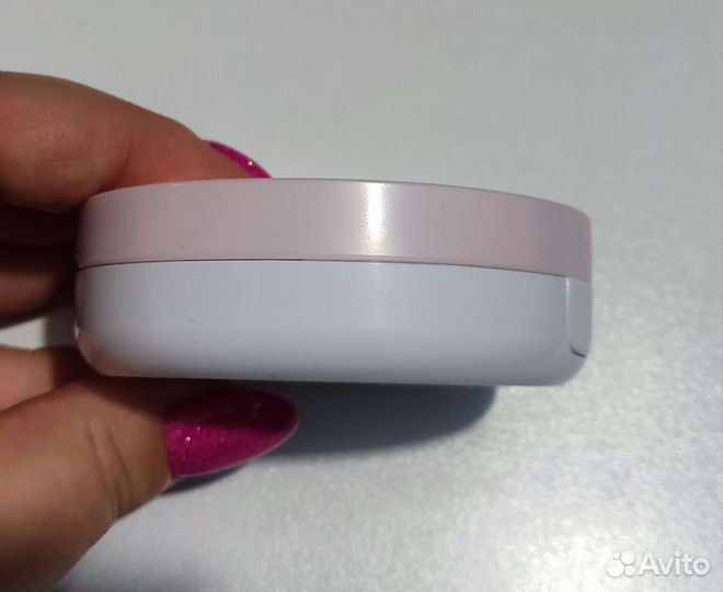 Пудреница пустая с зеркалом и новой пуховкой