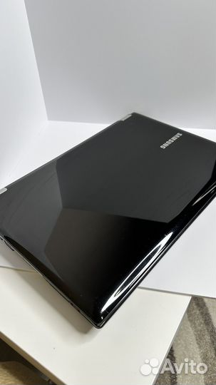 Ноутбук samsung