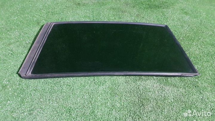 Стекло заднее правое Mitsubishi Pajero V75W 6G74