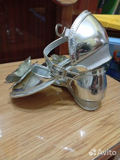 Босоножки для девочки