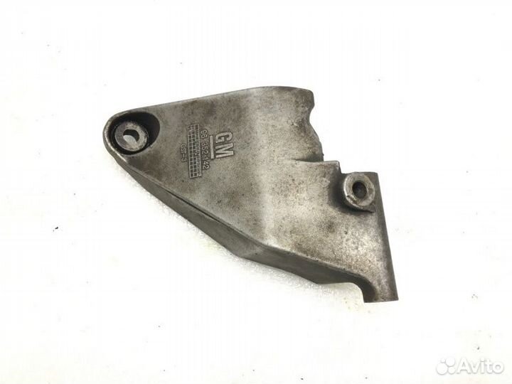 Кронштейн генератора Chevrolet Cruze седан 1.6