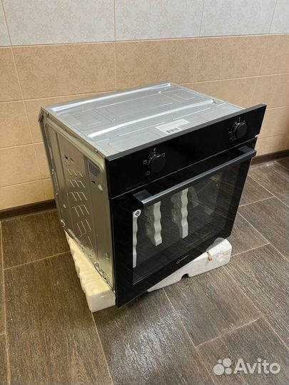 Электрический духовой шкаф Indesit новый