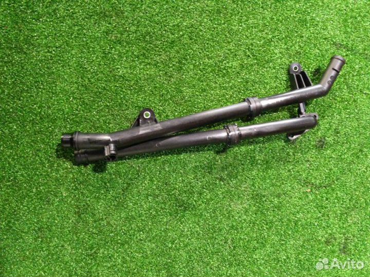 Патрубок охлаждения Mercedes-Benz 271