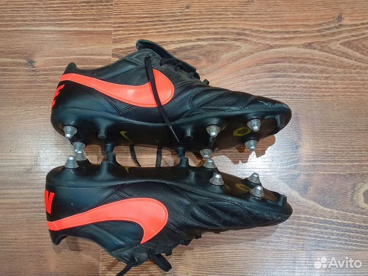 Бутсы футбольные