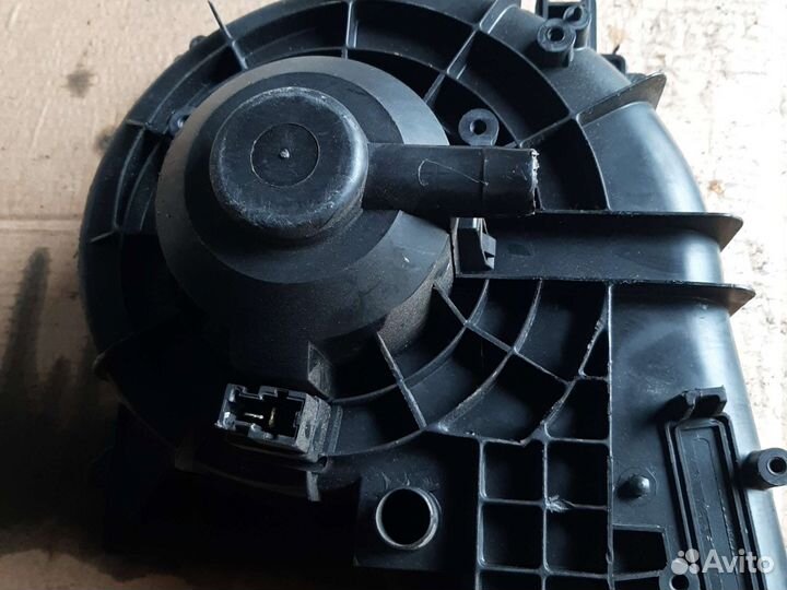 Моторчик печки Ниссан Альмера N16