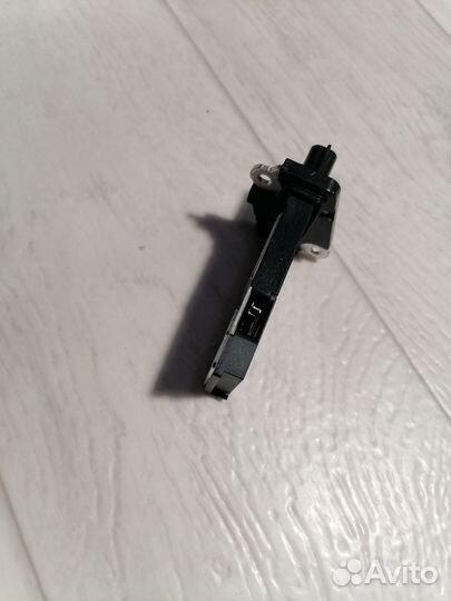 Датчик расхода воздуха Nissan