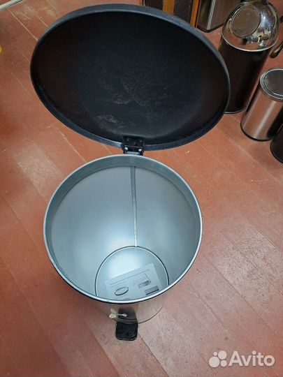 Урна для мусора с педалью, 50 литров