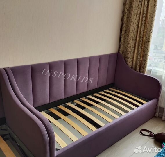 Кровать-диван с мягкими бортиками