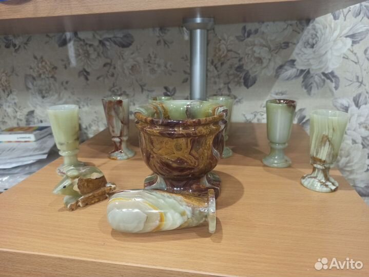 Рюмки и ступка из оникса