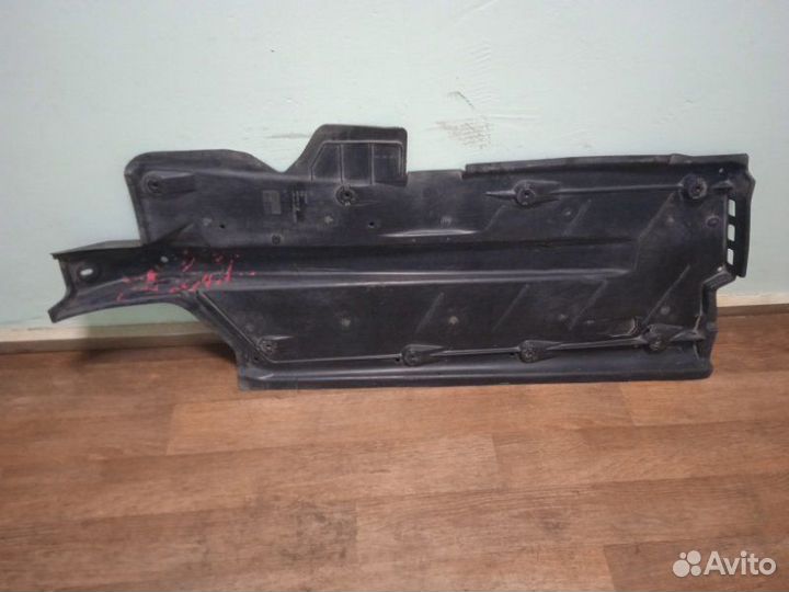 Защита днища кузова левая Volkswagen Polo хетчбек