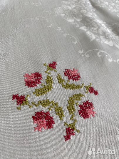 Скатерть ручная работа 160*140 Дамаст