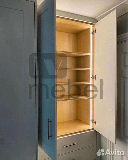 Распашной шкаф