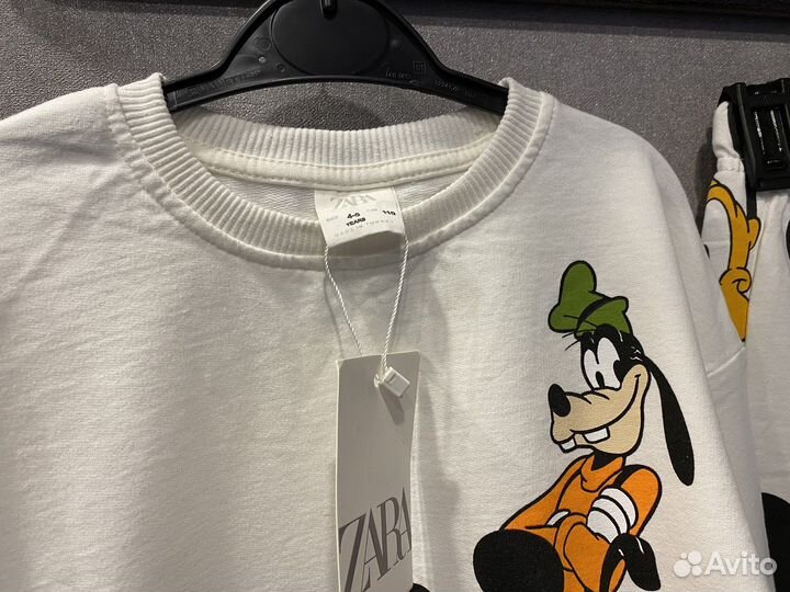Костюм Zara 110 новый