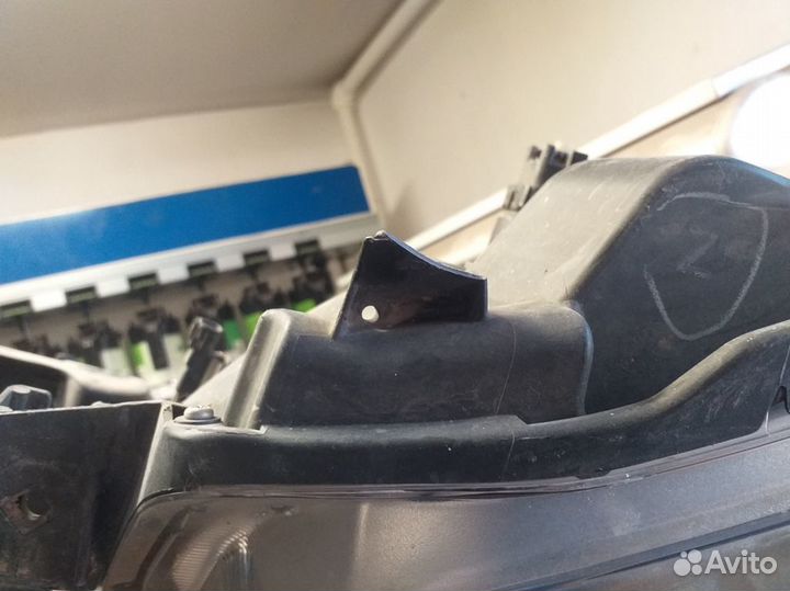 Фара левая Toyota Land Cruiser Prado 150