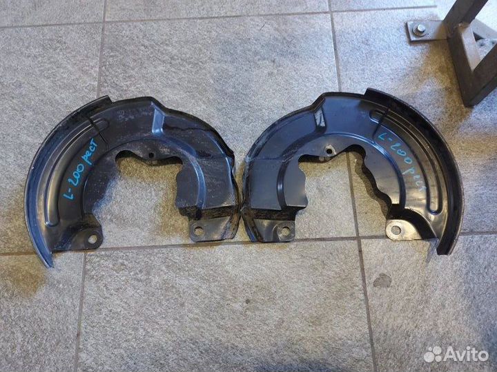 Щит тормозной Mitsubishi L200 внедорожник 2.4 2021