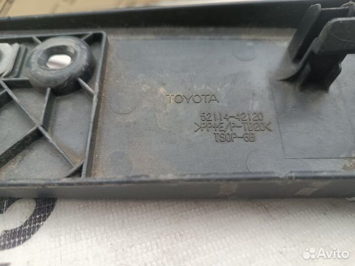 Подиум номерного знака передний Toyota Rav4 45