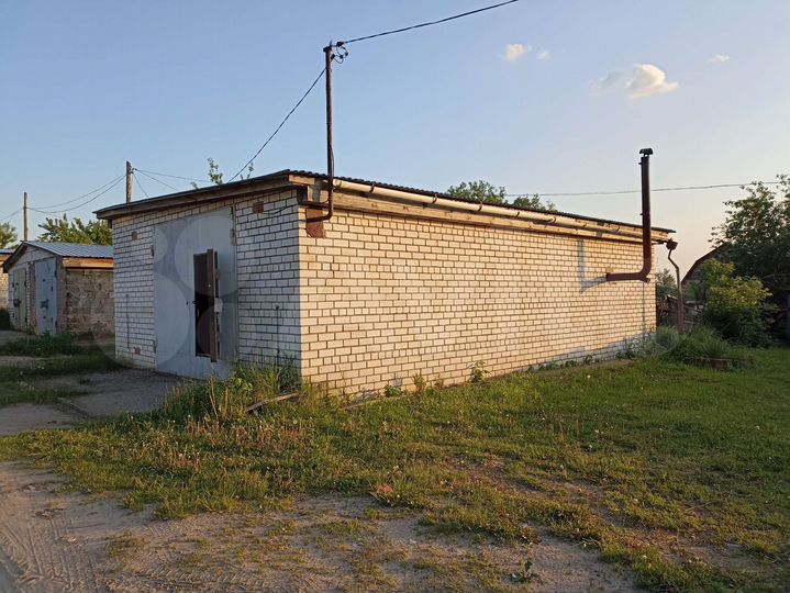 Гараж, > 30 м²