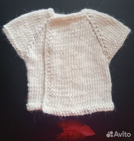 Шерстяная распашонка - жилетка для новорожденного