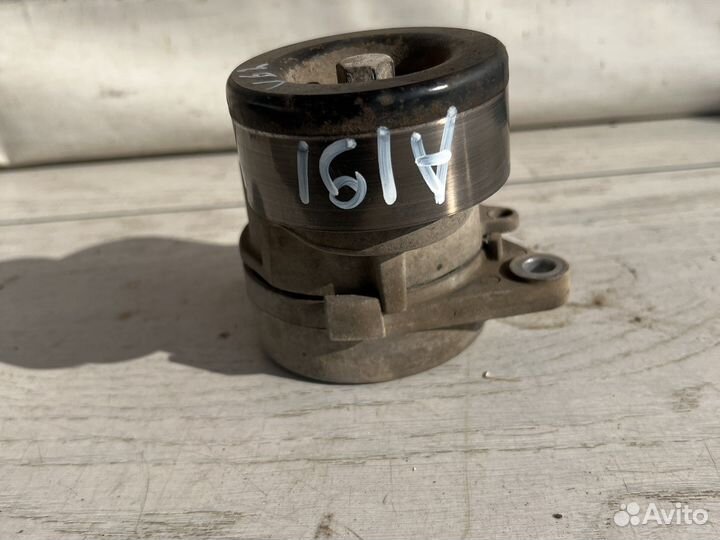 Nissan Patrol Y62 Натяжитель ремня