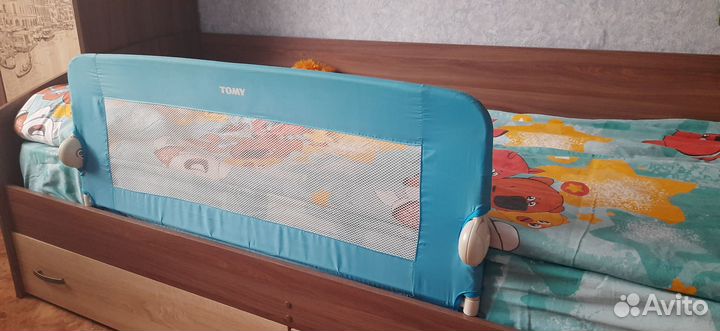 Защитный барьер для кровати