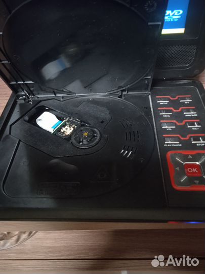 Портативный видеопроигрыватель с экраном