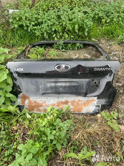 Крышка богажника гранта лифтбек