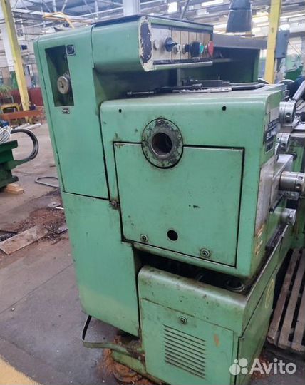 Токарный станок TOS Trencin SUI 32/750