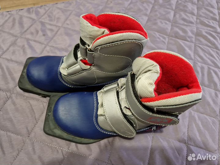 Лыжные ботинки