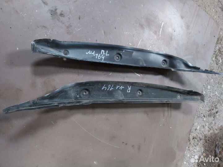 Накладка крыла левая правая на Mercedes ML GL 164