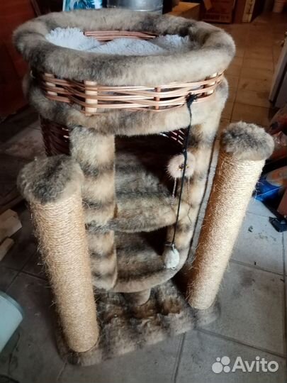 Домик для кошки с когтеточкой бу