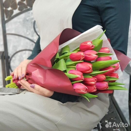 Тюльпаны к 8 марта оптом и в розницу экстра класса