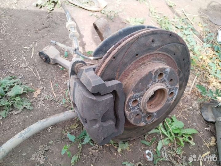 Поворотный кулак калина гранта всборе