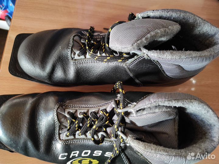 Лыжные ботинки