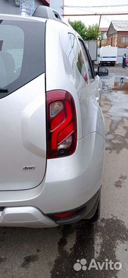 Задний правый фонарь на Рено Дастер