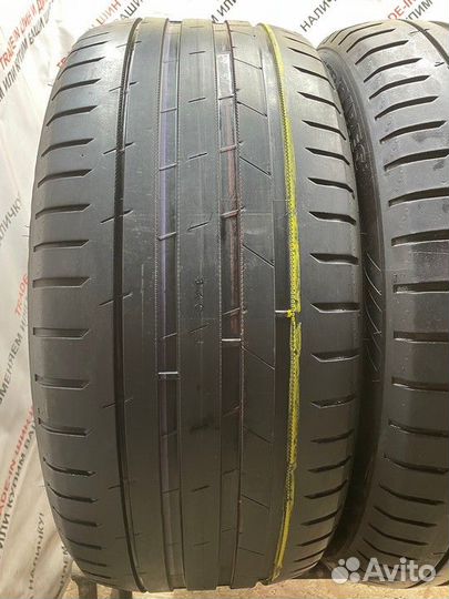 Nokian Tyres Hakka Black 2 SUV 265/45 R21 104Y