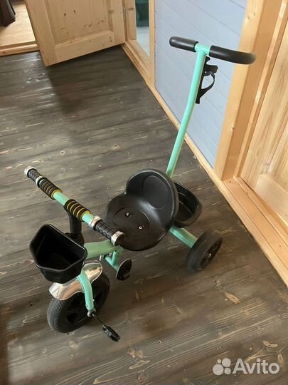 Велосипед с ручкой для ребенка 1-3 года