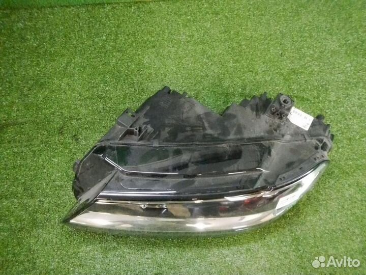 Фара левая Volkswagen Tiguan
