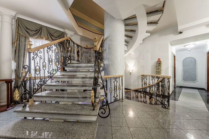 Продажа части здания (осз) 577,7 м2 м. Охотный ряд