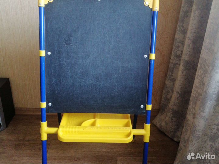 Мольберт для рисования с буквами