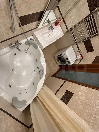 3-к. квартира, 100 м², 14/16 эт.